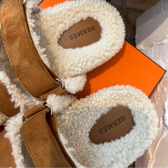 HERMES SHEARLING CHYPRE SANDALS SZ 37 1/2 - Picture 4 of 5